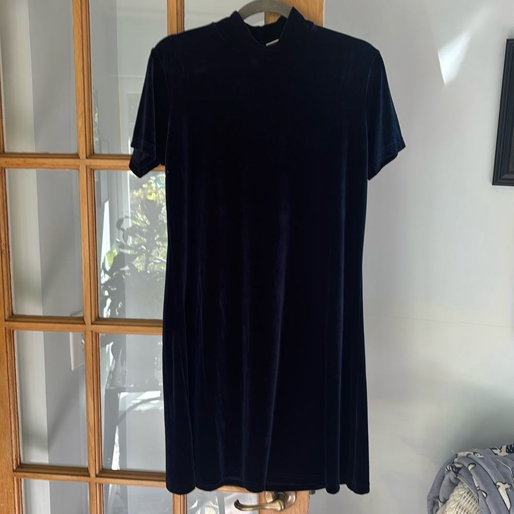Like new women’s Jacqueline Ferrar navy blue dress velvet look size 8